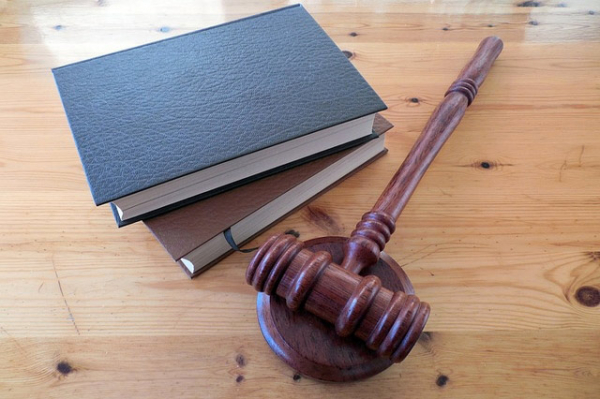 L'alterazione della data di un testamento olografo da parte di terzi può essere fatta valere soltanto per mezzo della querela di falso